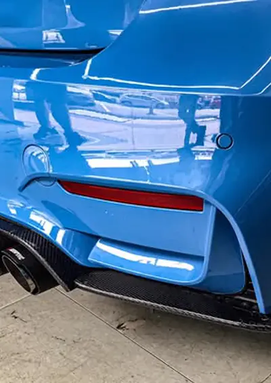 Blue carbon-fibre rear bumper by Z-Sticker Klang