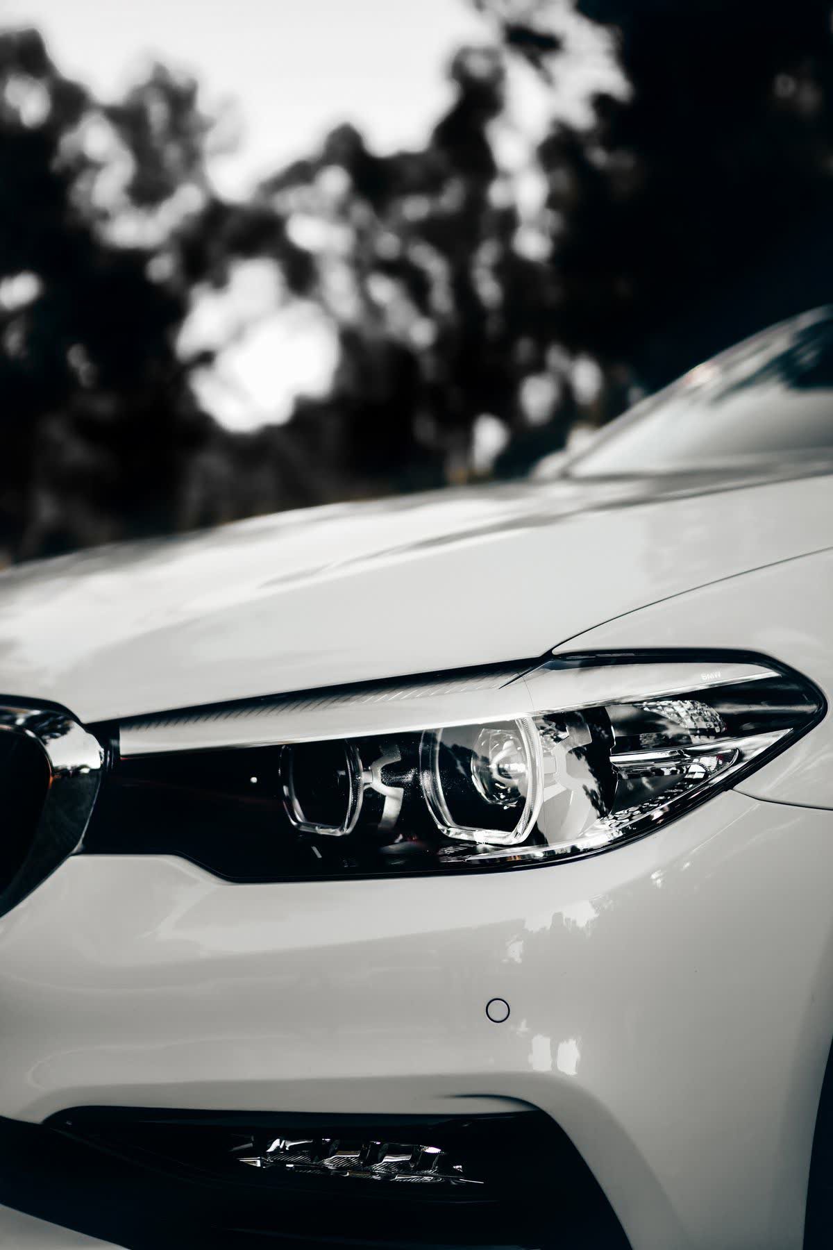 Headlight and taillight tint film